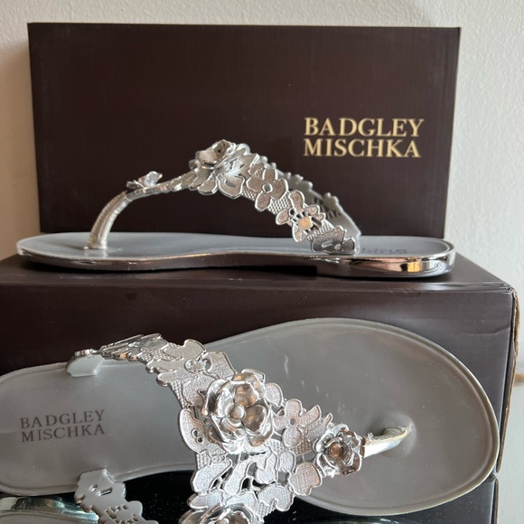 Women’s Badgley Mischka flip flops - Picture 1 of 1